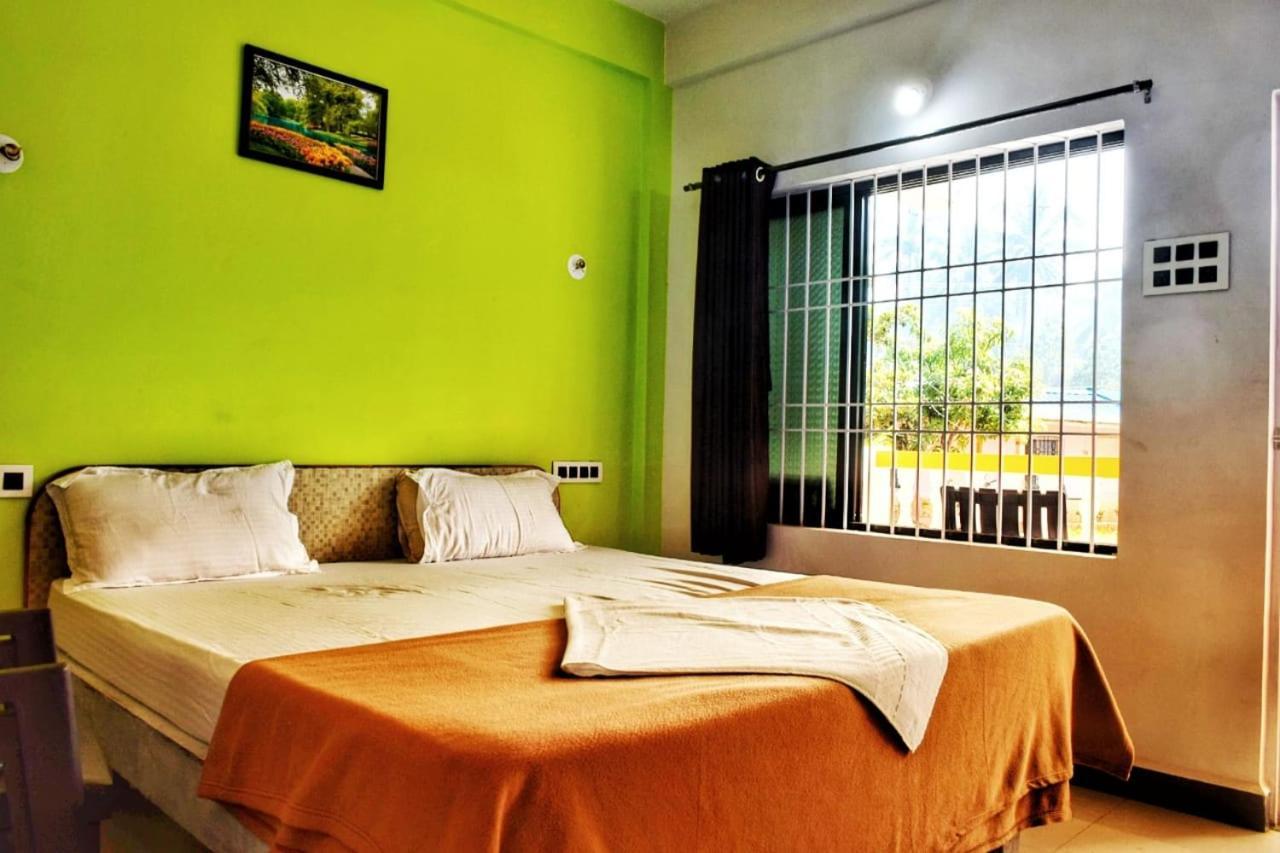 Durga Hotel 2*